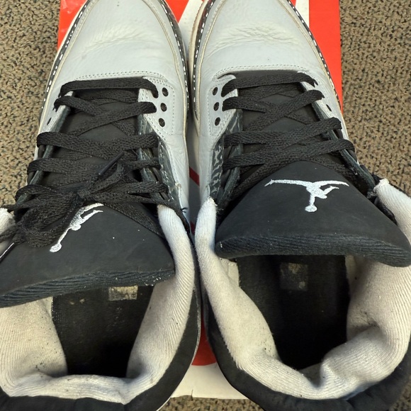 Jordan 3 Wolf Gray - and Black Sneakers - Picture 3 of 9